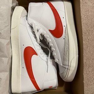 MENS Nike Blazer Mid ‘77 VNTG